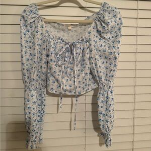 Super cute cropped blouse